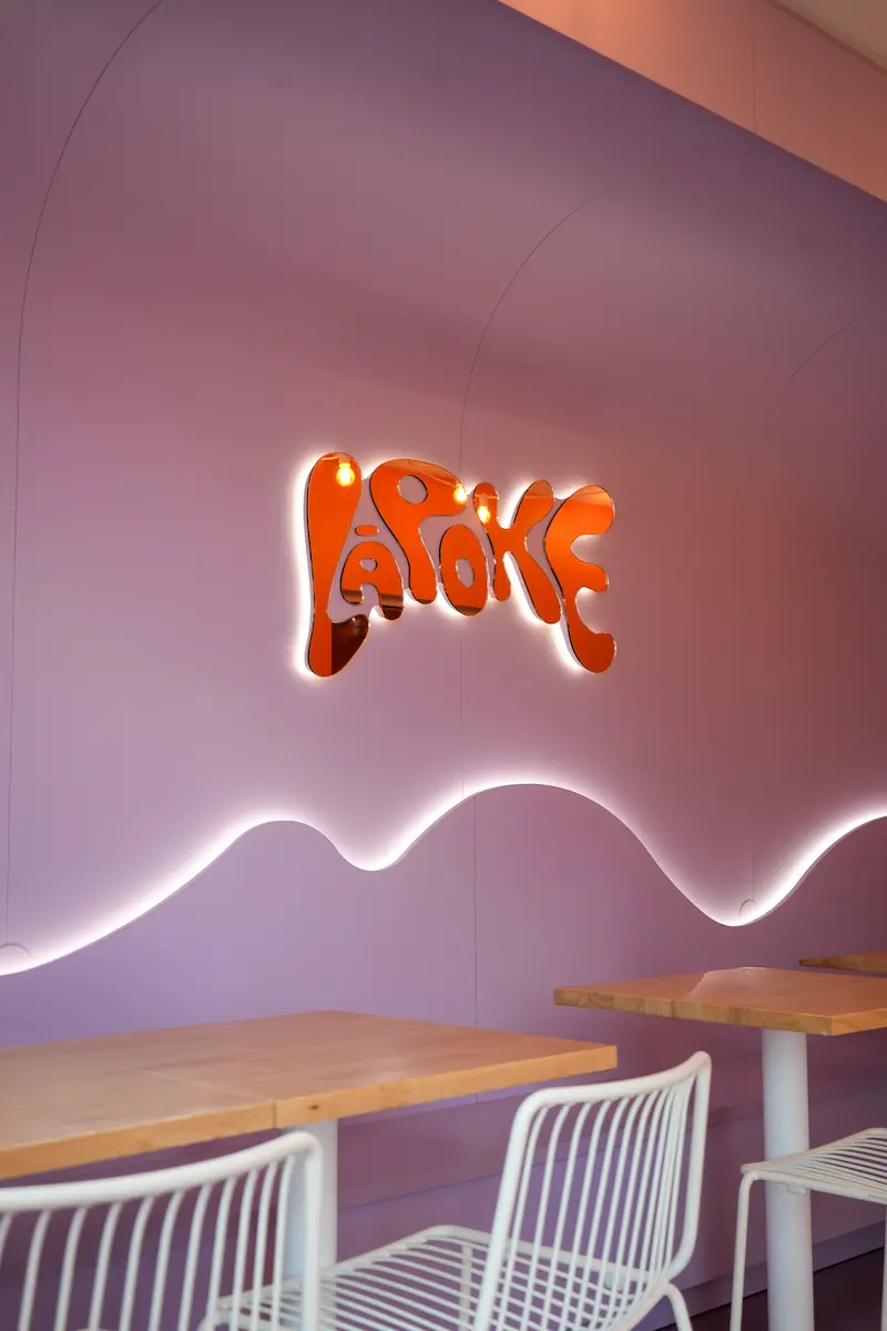 Intérieur du restaurant La Poke du Port